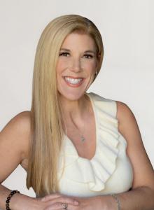 Kelly Bazzani Selected as Top Inspirational Speaker & Mental Health Advocate of the Year by IAOTP