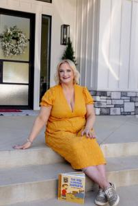 The Internet Helped Her Lose 110 Pounds — Motherhood Made Her Question What Screens Were Doing to Childhood